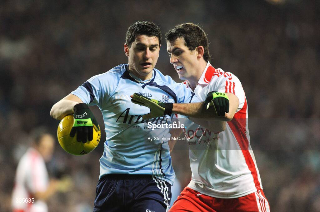 31 January 2009; Bernard Brogan, Dublin, in action against Michael McGee, Tyrone. Allianz National Football League, Division 1, Round 1, Dublin v Tyrone. Croke Park, Dublin. Picture credit: Stephen McCarthy / SPORTSFILE