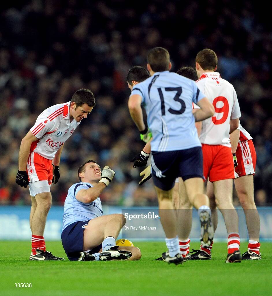 31 January 2009; Philip Jordan, Tyrone, shouts at Dublin's Cieran Whelan before the latter was shown the black card. Allianz National Football League, Division 1, Round 1, Dublin v Tyrone, Croke Park, Dublin. Picture credit: Ray McManus / SPORTSFILE