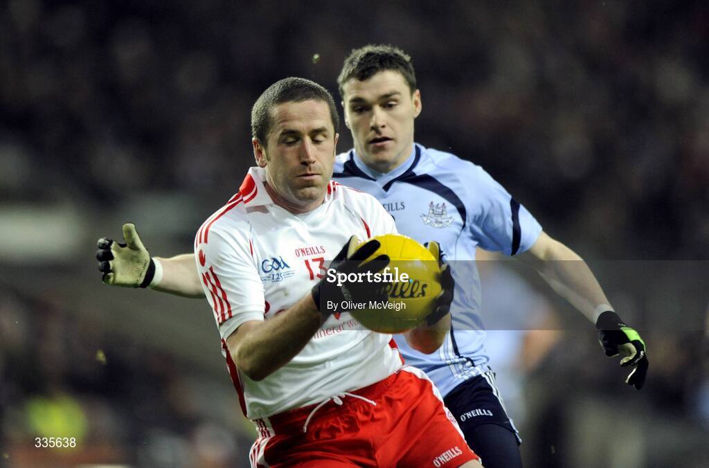 31 January 2009; Stephen O'Neill, Tyrone, in action against Paddy Andrews, Dublin . Allianz National Football League, Division 1, Round 1, Dublin v Tyrone, Croke Park, Dublin. Picture credit: Oliver McVeigh / SPORTSFILE