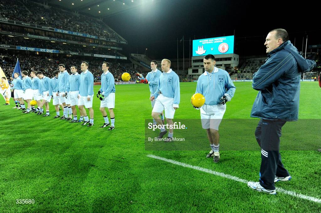 31 January 2009; Dublin manager Pat Gilroy speaks to his players, as they wear Dublin 'retro playing kit', while waiting on the Tyrone team before the start of the game. Allianz National Football League, Division 1, Round 1, Dublin v Tyrone, Croke Park, Dublin. Picture credit: Brendan Moran / SPORTSFILE