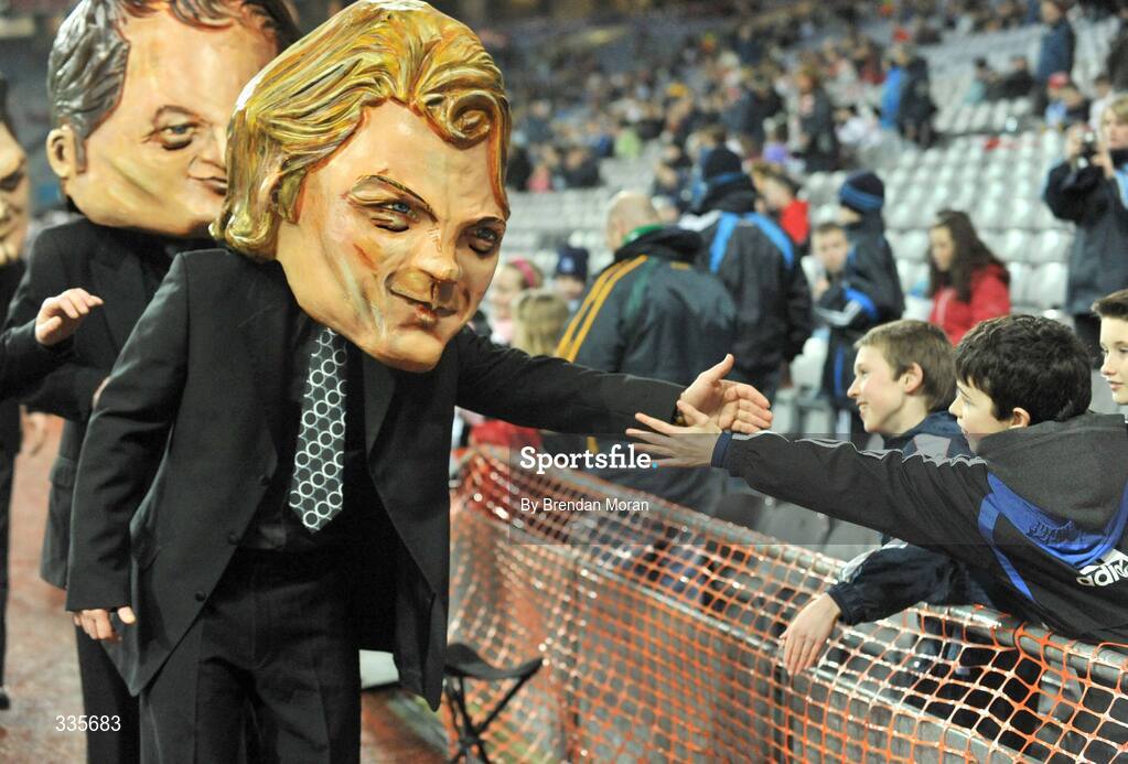 31 January 2009; 'Ronan Keating' gives a "high five" to a young suppporter during activities which mark the start of the 125th Anniversary Celebrations of the founding of the GAA in 1884. Dublin v Tyrone, Allianz GAA National Football League, Division 1, Round 1. Croke Park, Dublin. Picture credit: Brendan Moran / SPORTSFILE