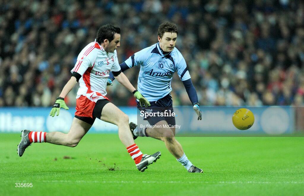 31 January 2009; James Brogan, Dublin, in action against Davy Harte, Tyrone. Allianz National Football League, Division 1, Round 1, Dublin v Tyrone. Croke Park, Dublin. Picture credit: Stephen McCarthy / SPORTSFILE