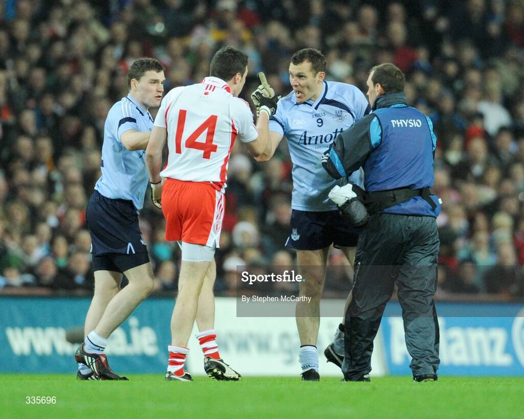31 January 2009; Ciaran Whelan, Dublin, and Sean Cavanagh, Tyrone, exchange views off the ball. Allianz National Football League, Division 1, Round 1, Dublin v Tyrone. Croke Park, Dublin. Picture credit: Stephen McCarthy / SPORTSFILE