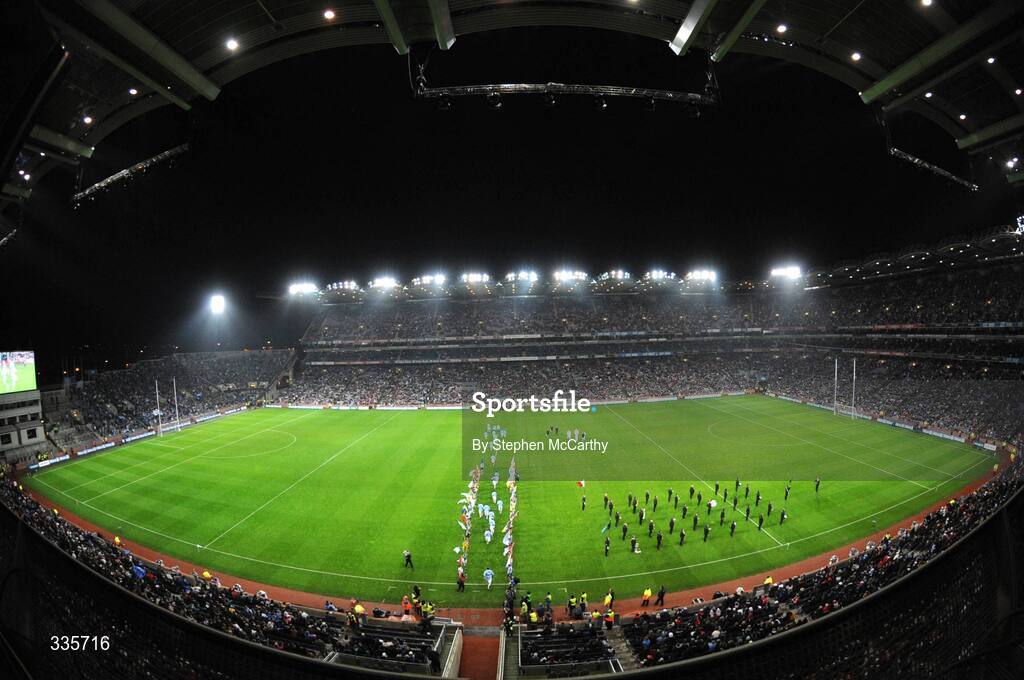 31 January 2009; The Dublin team make their way out on the pitch ahead of the game. Allianz National Football League, Division 1, Round 1, Dublin v Tyrone. Croke Park, Dublin. Picture credit: Stephen McCarthy / SPORTSFILE