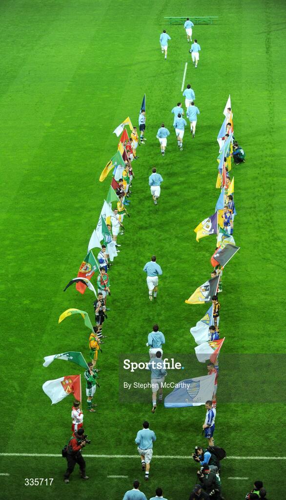 31 January 2009; The Dublin team make their way onto the pitch ahead of the game. Allianz National Football League, Division 1, Round 1, Dublin v Tyrone. Croke Park, Dublin. Picture credit: Stephen McCarthy / SPORTSFILE