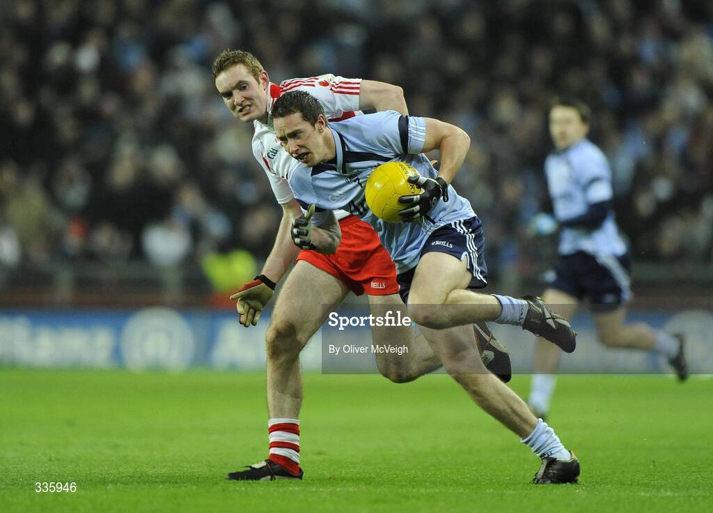 31 January 2009; Barry Cahill, Dublin, in action against Aidan Cassidy, Tyrone. Allianz National Football League, Division 1, Round 1, Dublin v Tyrone, Croke Park, Dublin. Picture credit: Oliver McVeigh / SPORTSFILE