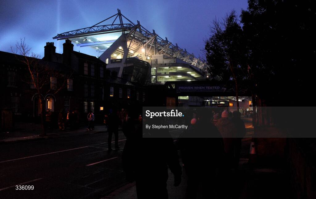 31 January 2009; Supporters make their way to Croke Park ahead of activities which mark the start of the 125th Anniversary Celebrations of the founding of the GAA in 1884. Dublin v Tyrone, Allianz GAA National Football League, Division 1, Round 1. Croke Park, Dublin. Picture credit: Stephen McCarthy / SPORTSFILE