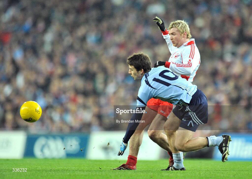 31 January 2009; Owen Mulligan, Tyrone, in action against James Brogan, Dublin. Allianz National Football League, Division 1, Round 1, Dublin v Tyrone, Croke Park, Dublin. Picture credit: Brendan Moran / SPORTSFILE