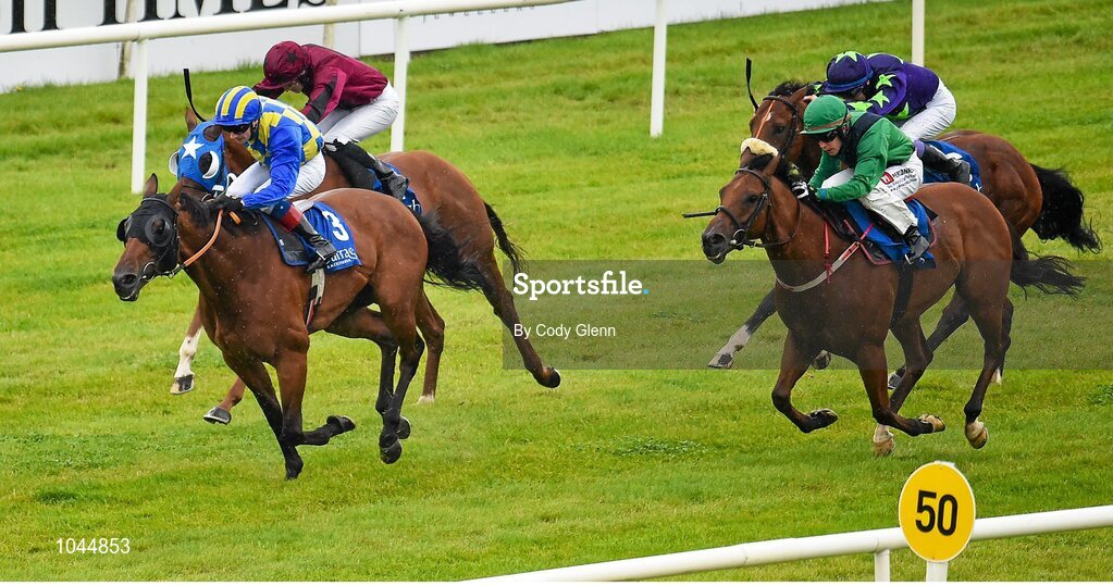 23 August 2015; An Saighdiur, with Declan McDonogh up, on their way to winning the Sycamore Lodge Equine Hospital Handicap. Horse Racing from the Curragh. Curragh, Co. Kildare. Picture credit: Cody Glenn / SPORTSFILE