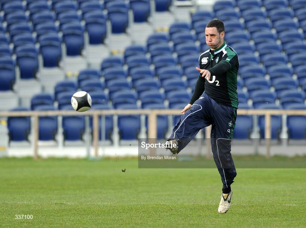 11 February 2009; Ireland's Paddy Wallace in action during squad training ahead of their RBS Six Nations Championship game against Italy on Sunday. RDS, Dublin. Picture credit: Brendan Moran / SPORTSFILE