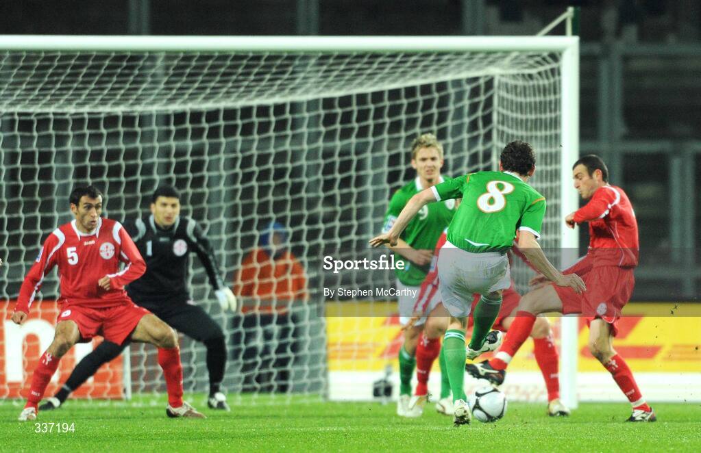 11 February 2009; Keith Andrews, Republic of Ireland, shoots to score a goal which was subsequently disallowed for offside. 2010 FIFA World Cup Qualifier, Republic of Ireland v Georgia. Croke Park, Dublin. Picture credit: Stephen McCarthy / SPORTSFILE