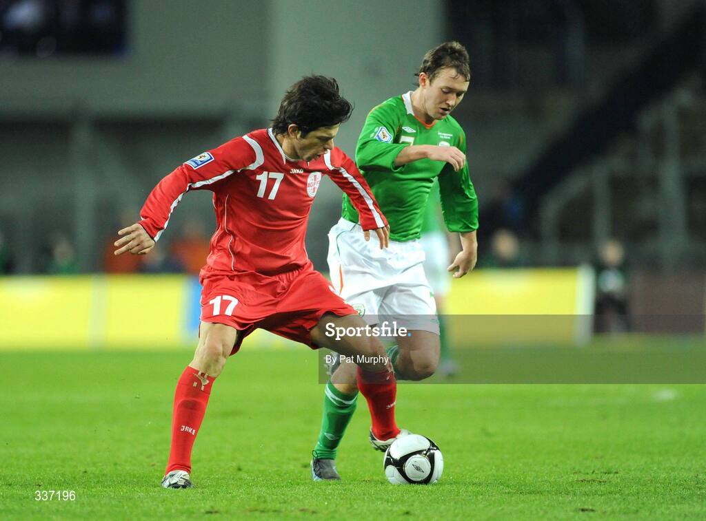 11 February 2009; Levan Kobiashvili, Georgia, in action against Aiden McGeady, Republic of Ireland. 2010 FIFA World Cup Qualifier, Republic of Ireland v Georgia. Croke Park, Dublin. Picture credit: Pat Murphy / SPORTSFILE