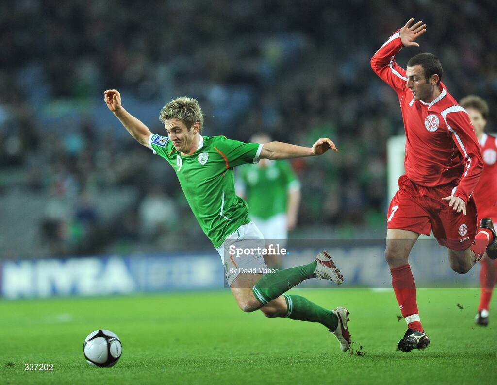 11 February 2009; Kevin Doyle, Republic of Ireland, in action against Luka Razmadze, Georgia. 2010 FIFA World Cup Qualifier, Republic of Ireland v Georgia. Croke Park, Dublin. Picture credit: David Maher / SPORTSFILE