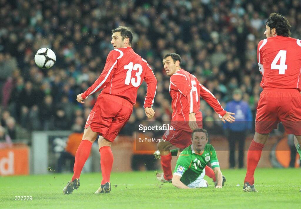 11 February 2009; Republic of Ireland captain Robbie Keane watches as his header flies into the corner of the net for his side's second goal. 2010 FIFA World Cup Qualifier, Republic of Ireland v Georgia. Croke Park, Dublin. Picture credit: Pat Murphy / SPORTSFILE