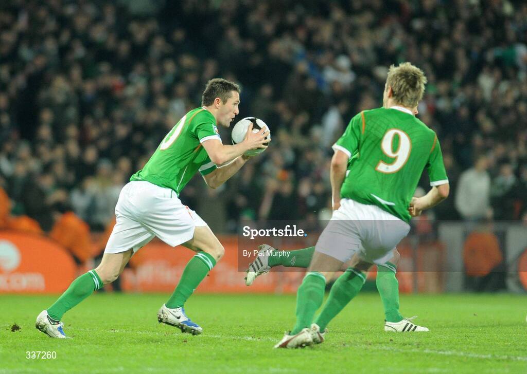 11 February 2009; Robbie Keane, Republic of Ireland, kisses the ball after scoring his side's equalising goal. 2010 FIFA World Cup Qualifier, Republic of Ireland v Georgia. Croke Park, Dublin. Picture credit: Pat Murphy / SPORTSFILE