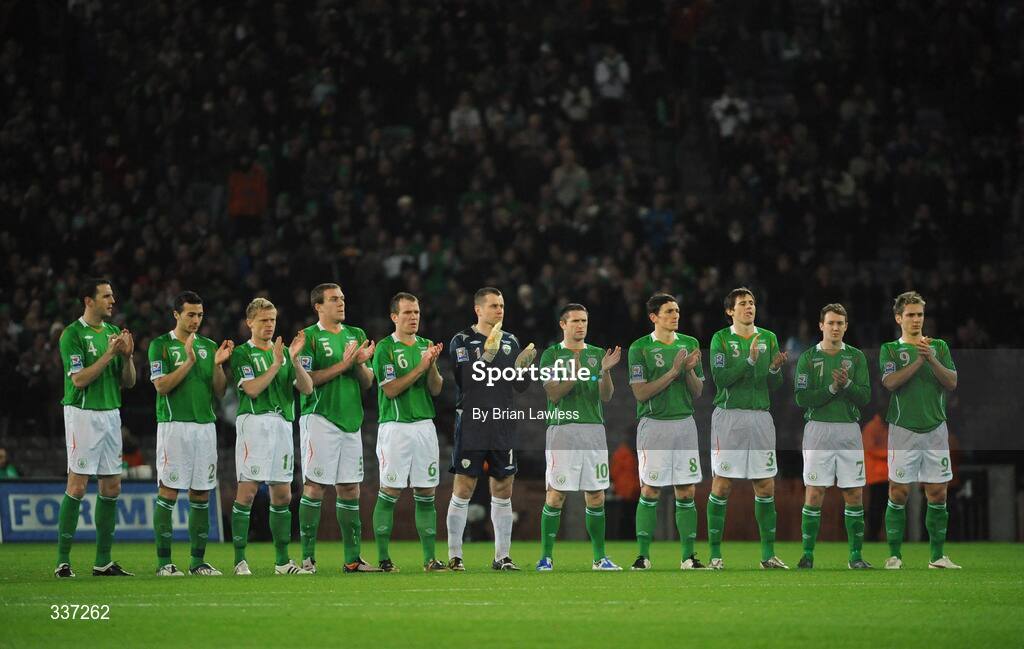 11 February 2009; The Republic of Ireland team applaud the memory of the late Joe Haverty. 2010 FIFA World Cup Qualifier, Republic of Ireland v Georgia, Croke Park, Dublin. Picture credit: Brian Lawless / SPORTSFILE