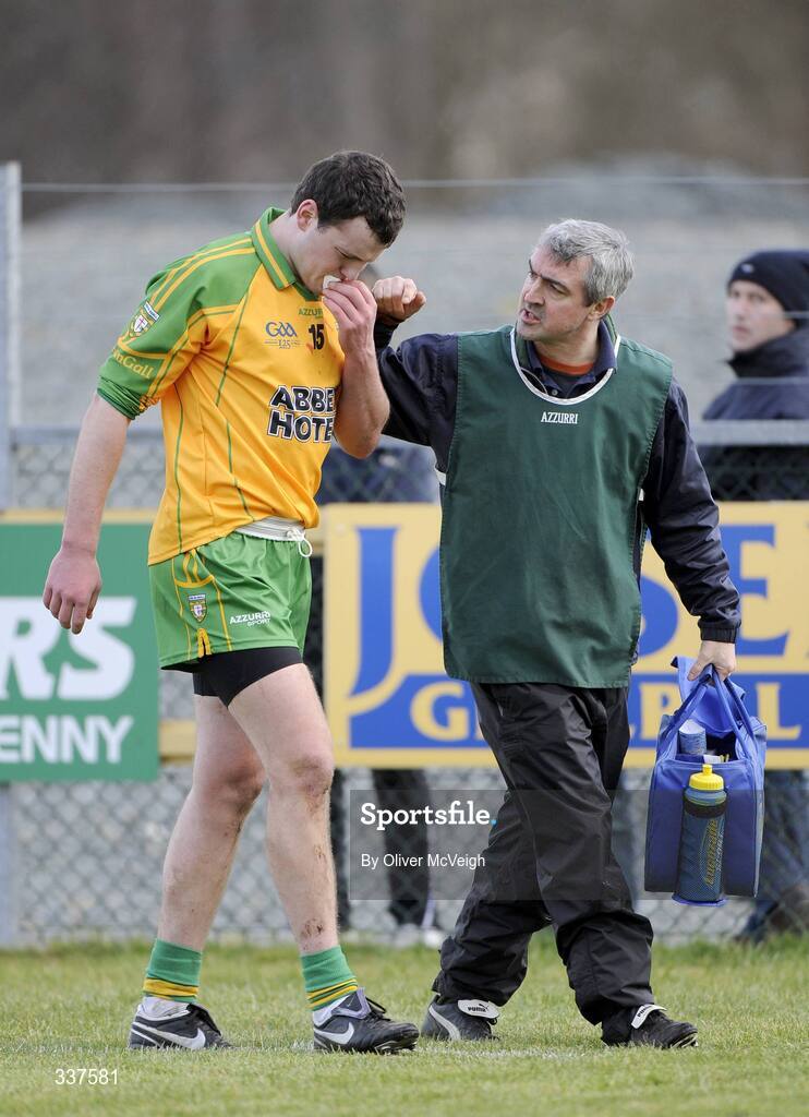 14 February 2009; Donegal's Michael Murphy, who scored two goals, comes off injured in the second half. Allianz GAA National Football League, Division 1, Round 2, Donegal v Mayo, Letterkenny, Co. Donegal. Picture credit: Oliver McVeigh / SPORTSFILE