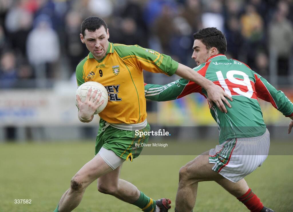 14 February 2009; Ciaran Bonner, Donegal, in action against Kieran Conroy, Mayo. Allianz GAA National Football League, Division 1, Round 2, Donegal v Mayo, Letterkenny, Co. Donegal. Picture credit: Oliver McVeigh / SPORTSFILE