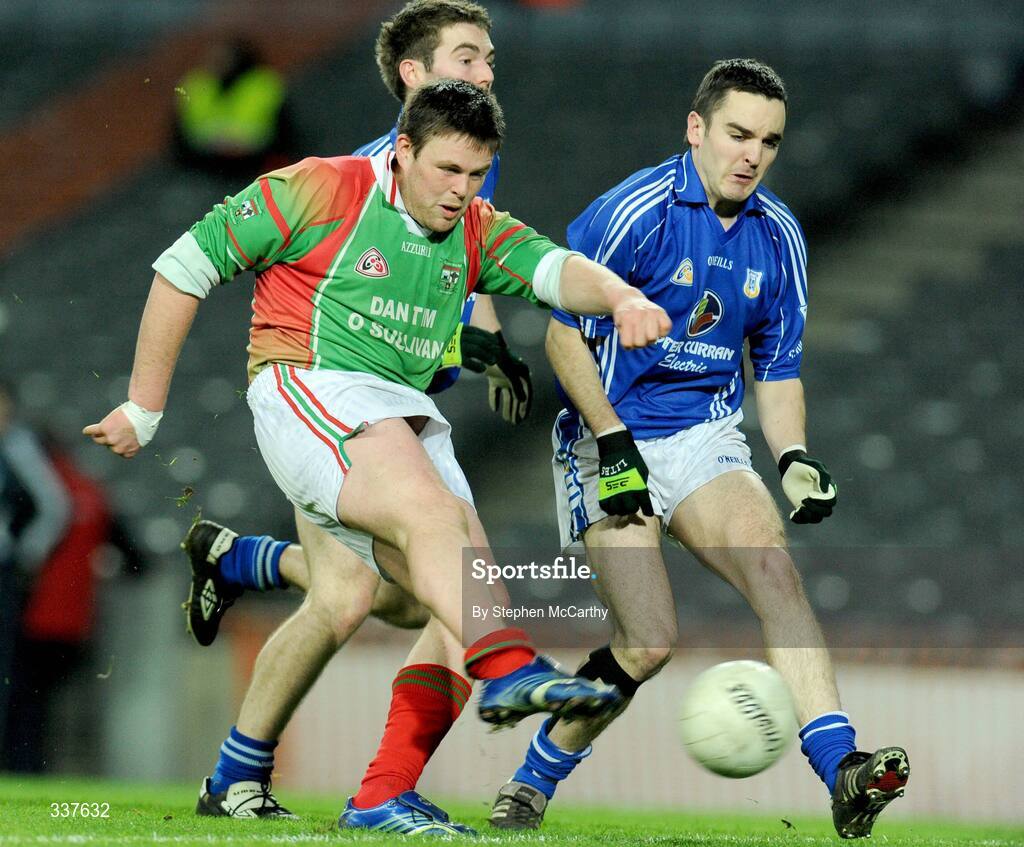 14 February 2009; Cian O'Connor, St Michael's Foilmore, shoots to score his side's first goal. AIB All-Ireland Intermediate Club Football Championship Final, St Michael's, Galway, v St Michael's Foilmore, Kerry, Croke Park, Dublin. Picture credit: Stephen McCarthy / SPORTSFILE
