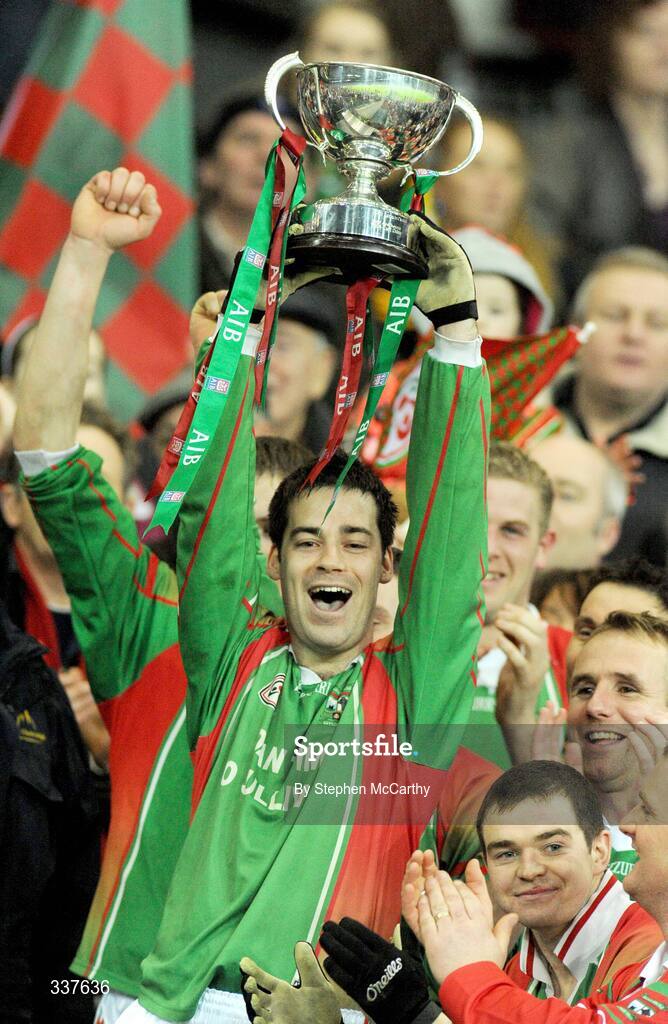 14 February 2009; St Michael's Foilmore captain Ciaran Granfield lifts the cup. AIB All-Ireland Intermediate Club Football Championship Final, St Michael's, Galway, v St Michael's Foilmore, Kerry, Croke Park, Dublin. Picture credit: Stephen McCarthy / SPORTSFILE