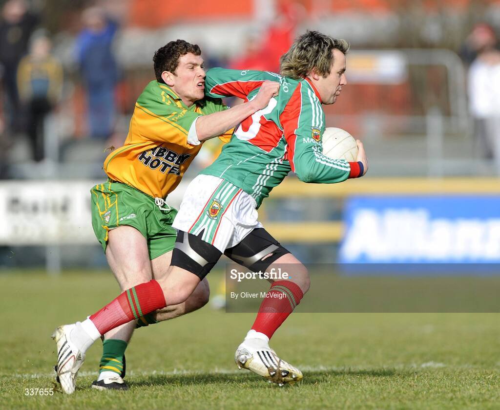 14 February 2009; Conor Mortimer, Mayo, in action against Paddy McDaid, Donegal. Allianz GAA NFL Division 1 Round 2, Donegal v Mayo, Letterkenny, Co. Donegal. Picture credit: Oliver McVeigh / SPORTSFILE