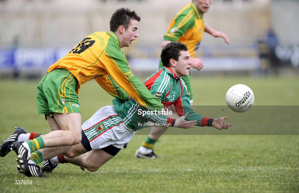 14 February 2009; Mark Ronaldson, Mayo, in action against Eoin Wade, Donegal. Allianz GAA NFL Division 1 Round 2, Donegal v Mayo, Letterkenny, Co. Donegal. Picture credit: Oliver McVeigh / SPORTSFILE