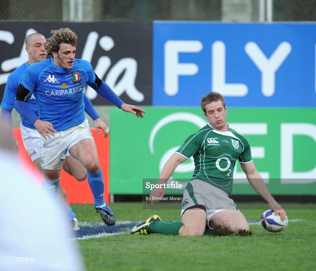 15 February 2009; Luke Fitzgerald, Ireland, touches down to score his second and his side's fourth try. RBS Six Nations Championship, Italy v Ireland, Stadio Flaminio, Rome, Italy. Picture credit: Brendan Moran / SPORTSFILE