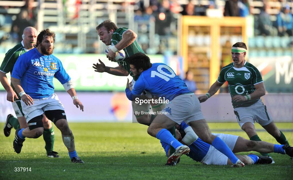 15 February 2009; Stephen Ferris, Ireland, is tackled by Luke McLean, Italy. RBS Six Nations Championship, Italy v Ireland, Stadio Flaminio, Rome, Italy. Picture credit: Brendan Moran / SPORTSFILE