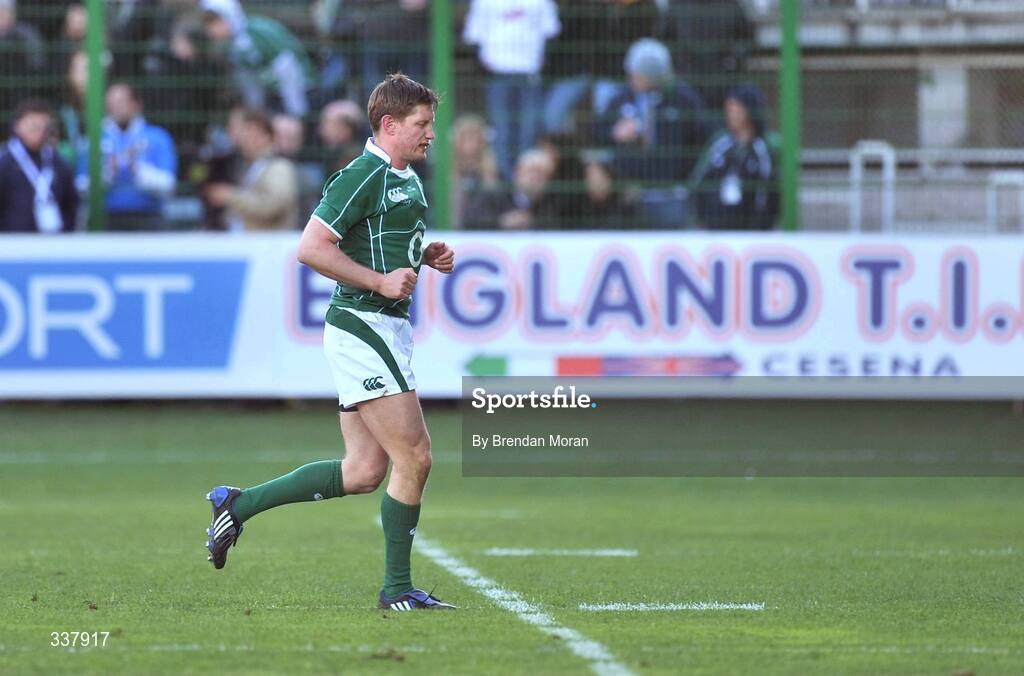 15 February 2009; Ireland out-half Ronan O'Gara leaves the pitch after being sin-binned. RBS Six Nations Championship, Italy v Ireland, Stadio Flaminio, Rome, Italy. Picture credit: Brendan Moran / SPORTSFILE