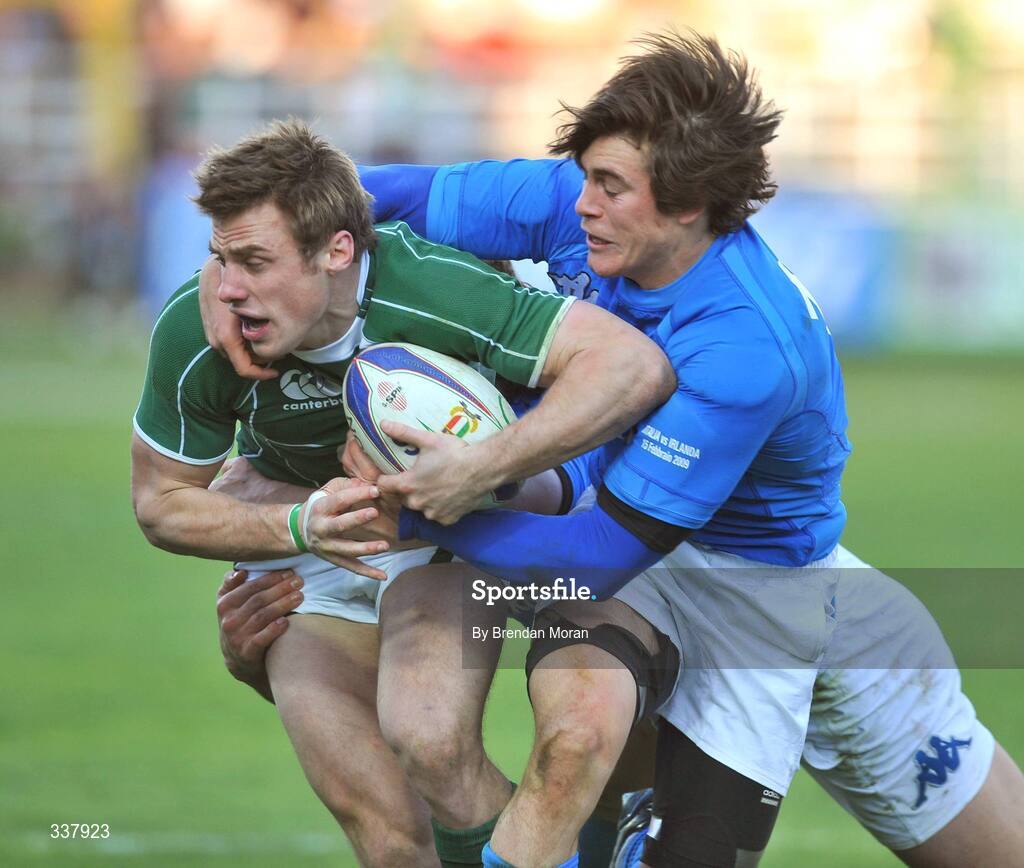 15 February 2009; Tommy Bowe, Ireland, is tackled by Matteo Pratichetti, Italy. RBS Six Nations Championship, Italy v Ireland, Stadio Flaminio, Rome, Italy. Picture credit: Brendan Moran / SPORTSFILE