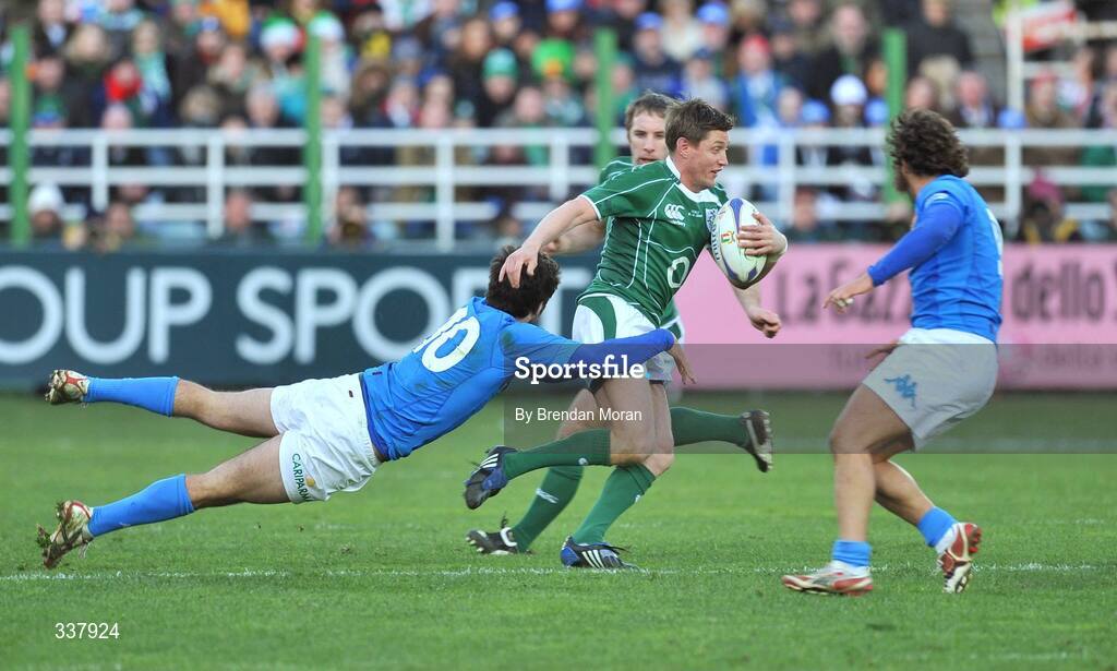 15 February 2009; Ronan O'Gara, Ireland, is tackled by Luke McLean, Italy. RBS Six Nations Championship, Italy v Ireland, Stadio Flaminio, Rome, Italy. Picture credit: Brendan Moran / SPORTSFILE