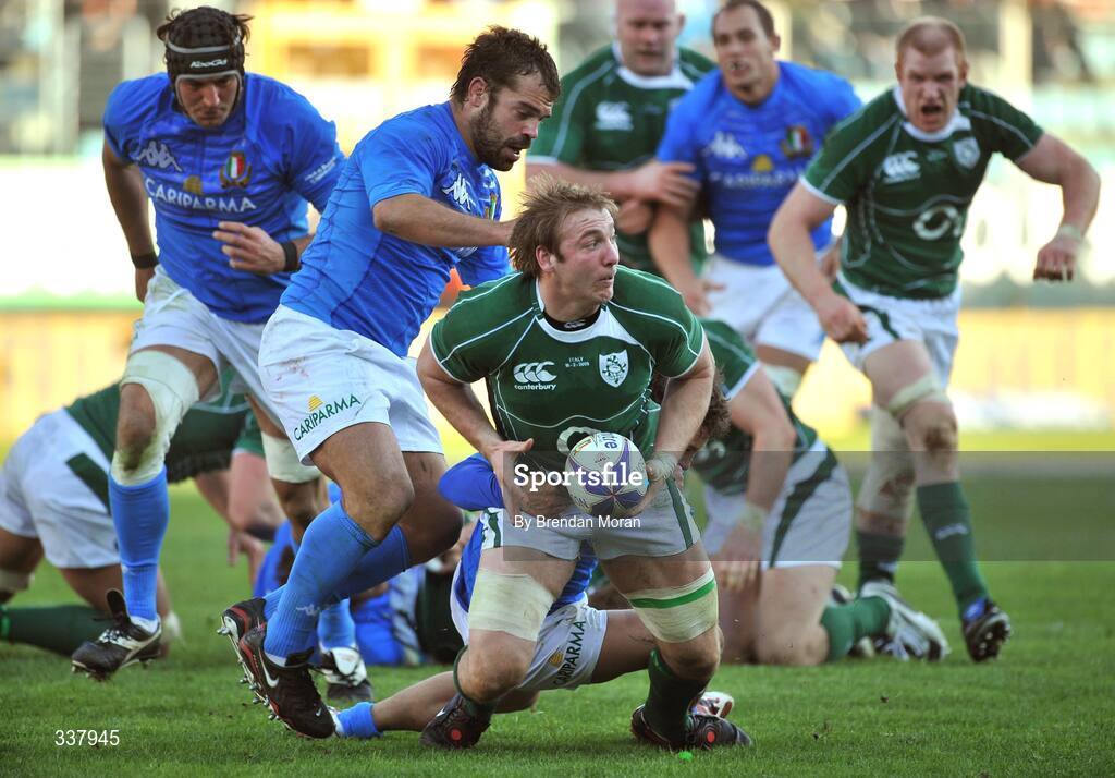 15 February 2009; Stephen Ferris, Ireland, is tackled by Paul Griffen and Fabio Ongaro, Italy. RBS Six Nations Championship, Italy v Ireland, Stadio Flaminio, Rome, Italy. Picture credit: Brendan Moran / SPORTSFILE