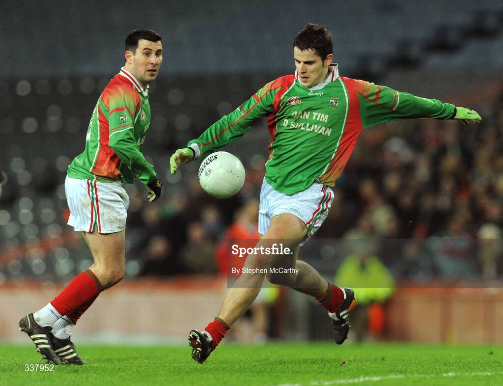 14 February 2009; Ronan O'Connor, right, and James O'Shea, St Michael's Foilmore. AIB All-Ireland Intermediate Club Football Championship Final, St Michael's, Galway, v St Michael's Foilmore, Kerry. Croke Park, Dublin. Picture credit: Stephen McCarthy / SPORTSFILE
