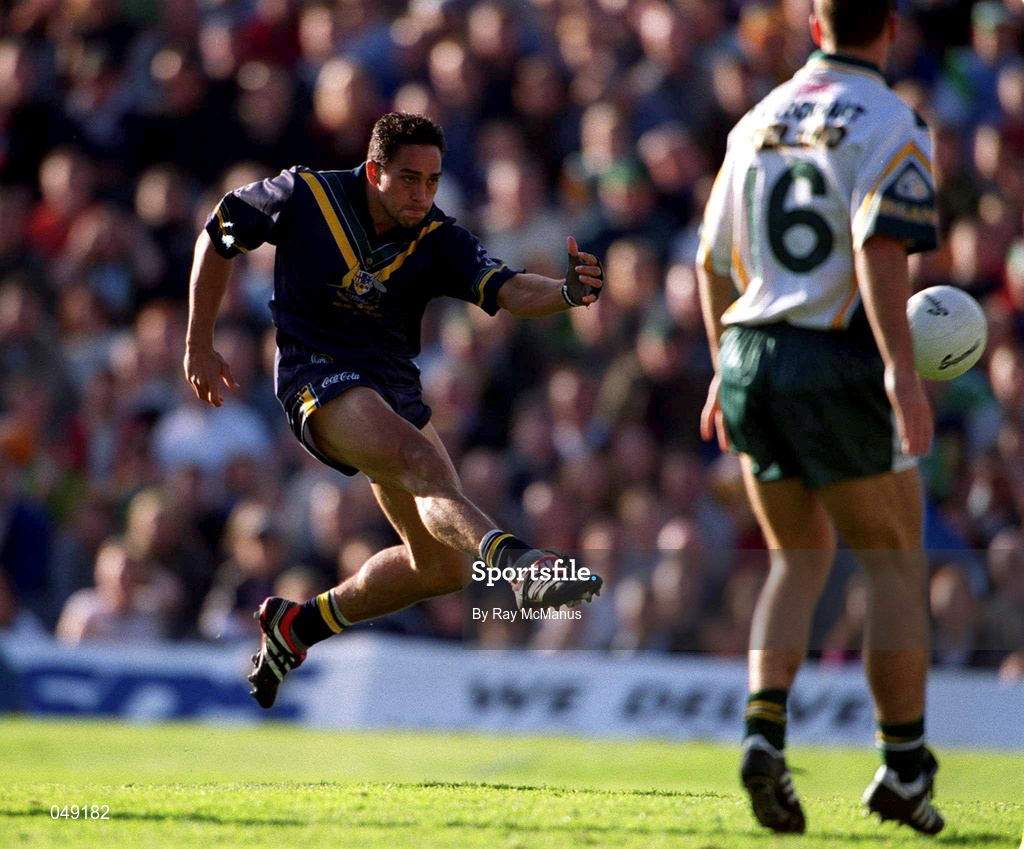 15 October 2000; Andrew McLeod of Australia during the International Rules Series Second Test match between Ireland and Australia at Croke Park in Dublin. Photo by Ray McManus/Sportsfile