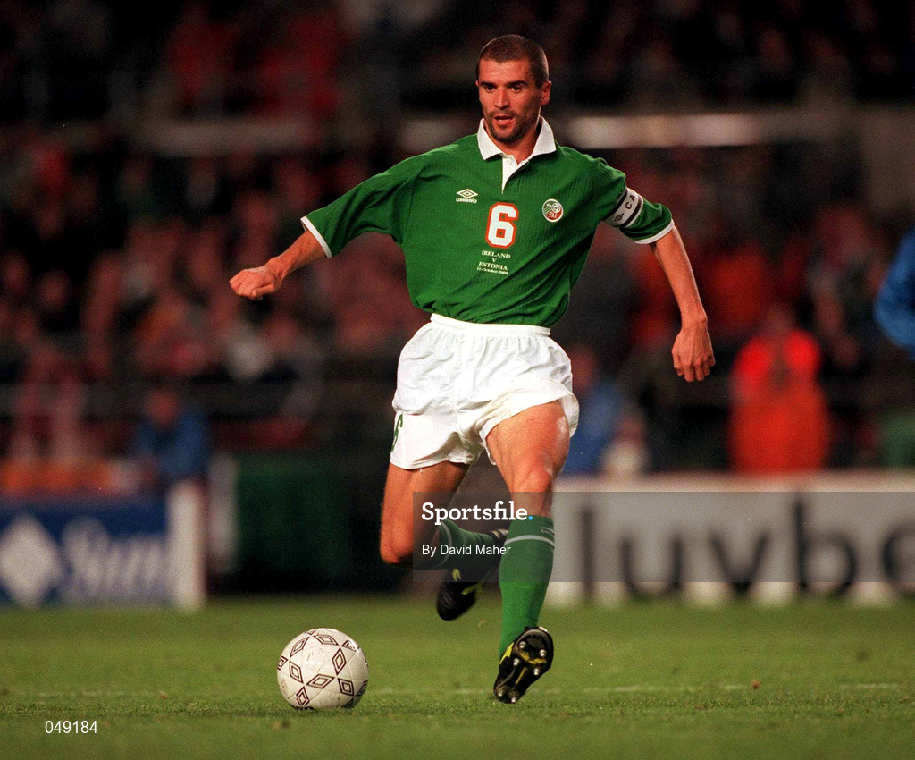 11 October 2000; Roy Keane of Republic of Ireland during the World Cup 2002 Qualification Group 2 match between Republic of Ireland and Estonia at Lansdowne Road in Dublin. Photo by David Maher/Sportsfile