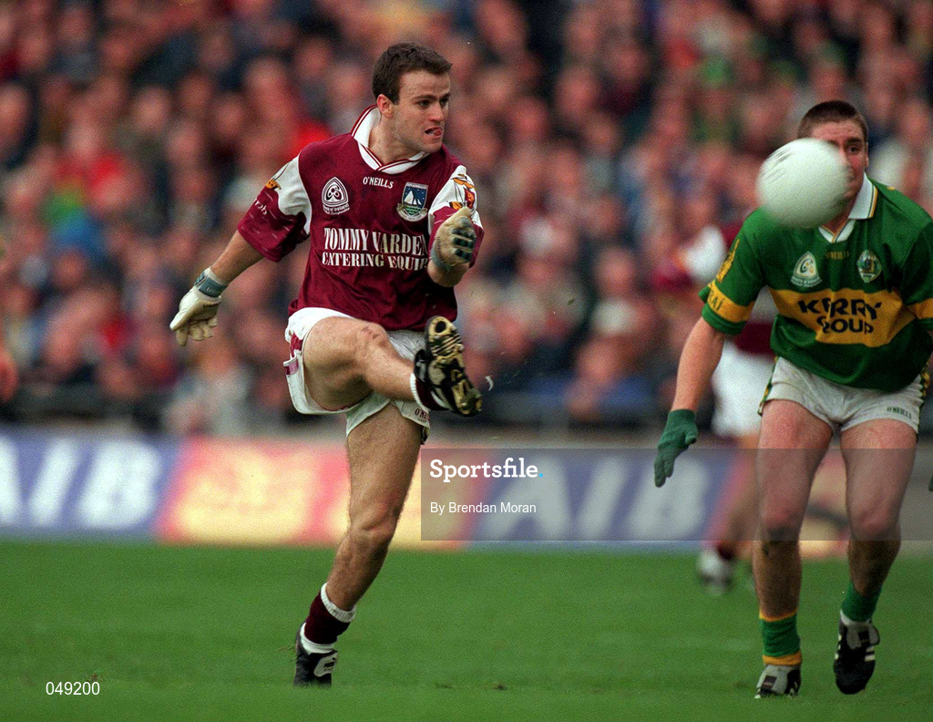 7 October 2000; Derek Savage of Galway during the Bank of Ireland All-Ireland Senior Football Championship Final Replay match between Kerry and Galway at Croke Park in Dublin. Photo by Brendan Moran/Sportsfile