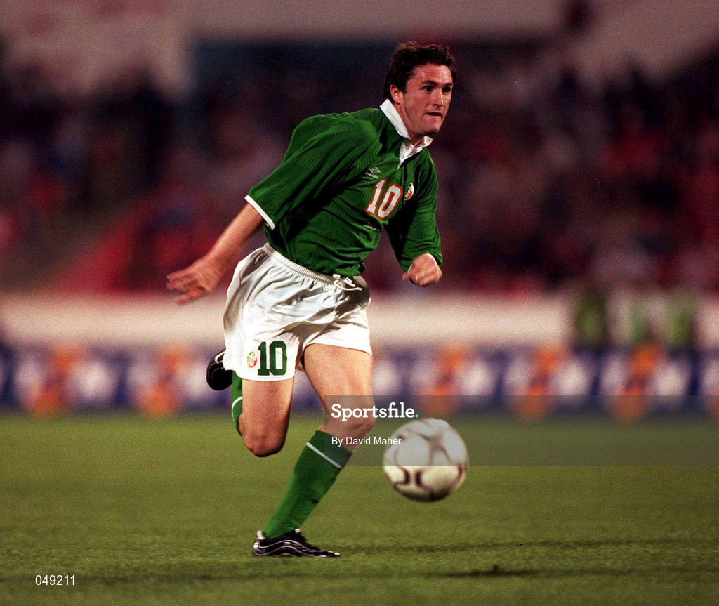 7 October 2000; Robbie Keane of Republic of Ireland during the World Cup 2002 Qualification Group 2 match between Portugal and Republic of Ireland at Estádio da Luz in Lisbon, Portugal. Photo by David Maher/Sportsfile
