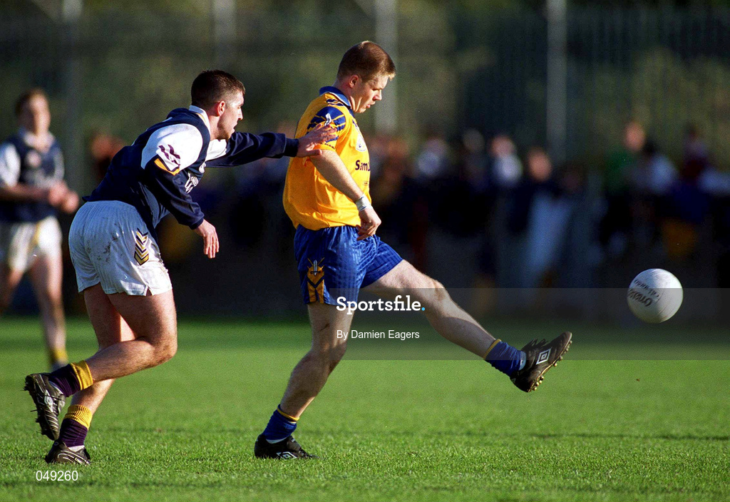 14 October 2000; Dessie Farrell of Na Fianna in action during the Evening Herald Dublin Senior Football Championship Final match between Na Fianna and Kilmacud Crokes at Parnell Park in Dublin. Photo by Damien Eagers/Sportsfile