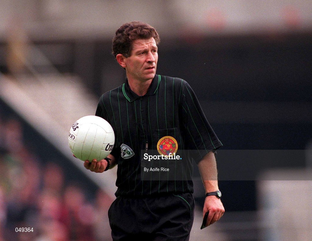 7 October 2000; Referee Brian White during the Bank of Ireland All-Ireland Senior Football Championship Final Replay match between Kerry and Galway at Croke Park in Dublin. Photo by Aoife Rice/Sportsfile
