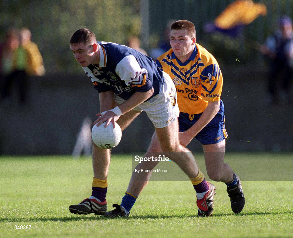 14 October 2000; Darren Magee of Kilmacud Crokes in action against Dessie Farrell of Na Fianna during the Evening Herald Dublin Senior Football Championship Final match between Na Fianna and Kilmacud Crokes at Parnell Park in Dublin. Photo by Brendan Moran/Sportsfile