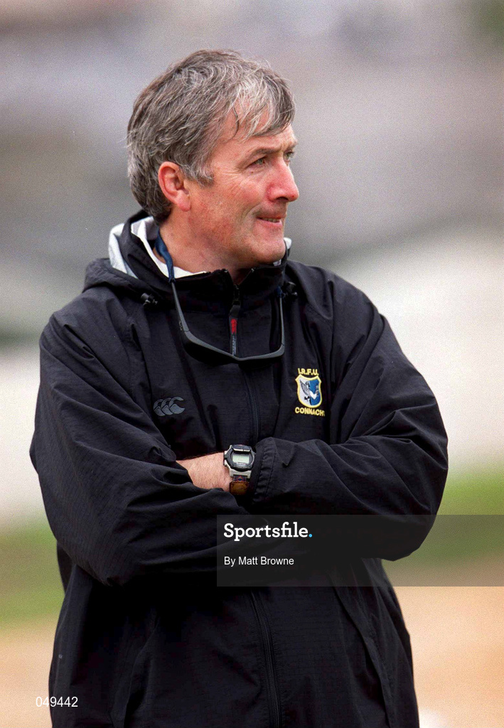 30 September 2000; Connacht U21 coach Bart Fanning during the Guinness Interprovincial Rugby Championship match between Connacht and Leinster at the Sportsground in Galway. Photo by Matt Browne/Sportsfile