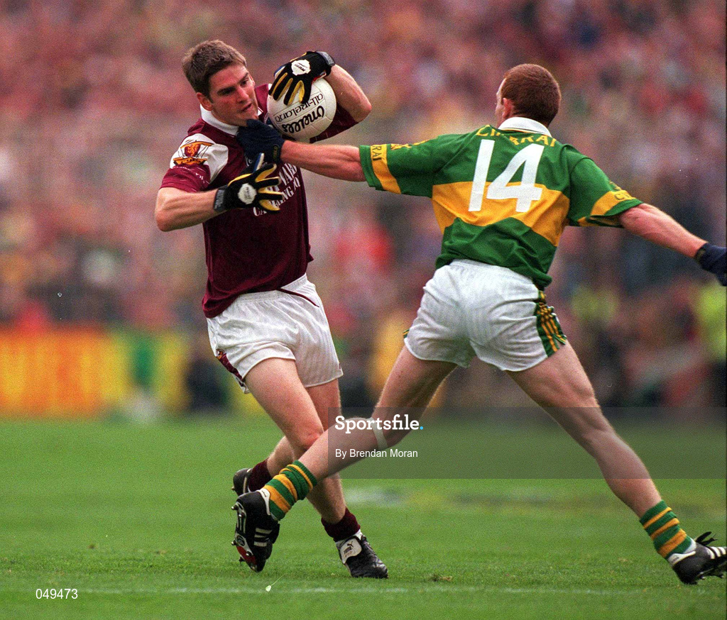 7 October 2000; Paul Clancy of Galway in action against Liam Hassett of Kerry during the Bank of Ireland All-Ireland Senior Football Championship Final Replay match between Kerry and Galway at Croke Park in Dublin. Photo by Brendan Moran/Sportsfile