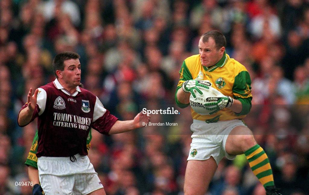 7 October 2000; Declan O'Keeffe of Kerry in action against Tommy Joyce of Galway during the Bank of Ireland All-Ireland Senior Football Championship Final Replay match between Kerry and Galway at Croke Park in Dublin. Photo by Brendan Moran/Sportsfile