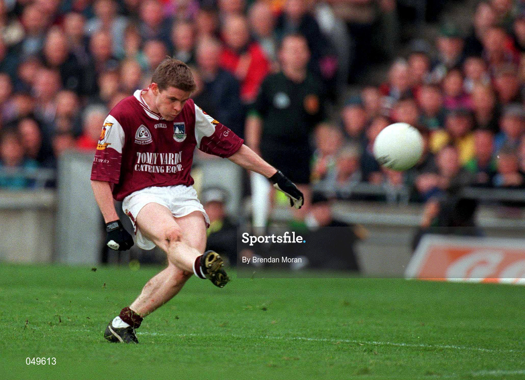 7 October 2000; Niall Finnegan of Galway during the Bank of Ireland All-Ireland Senior Football Championship Final Replay match between Kerry and Galway at Croke Park in Dublin. Photo by Brendan Moran/Sportsfile