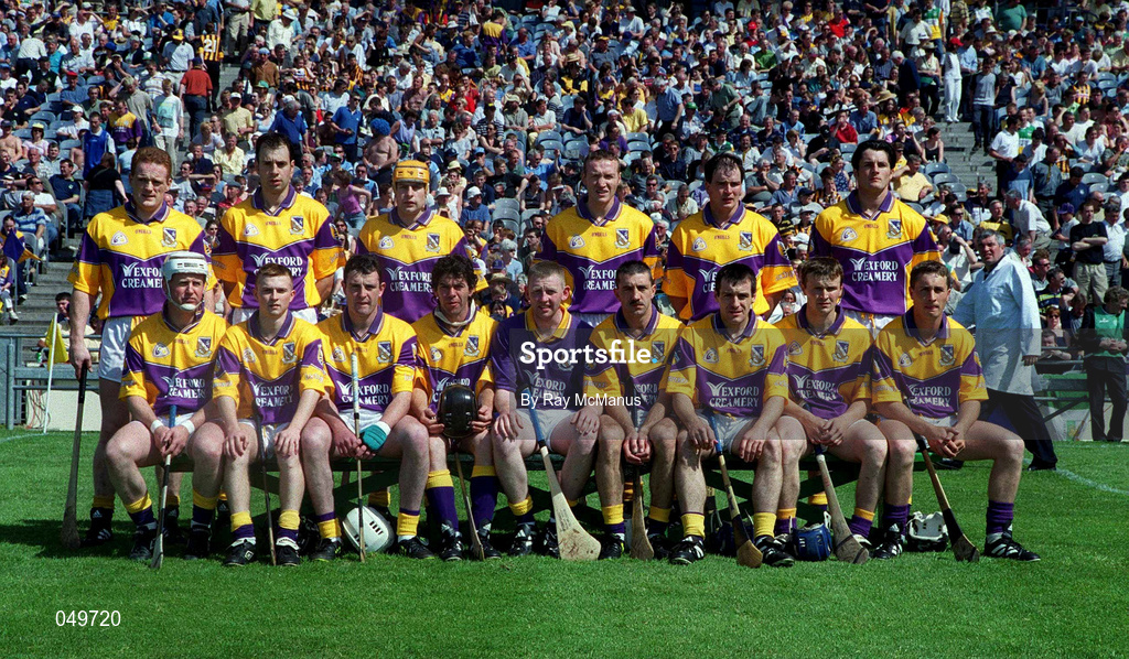 18 June 2000; The Wexford panel prior to the Guinness Leinster Senior Hurling Championship Semi-Final match between Offaly and Wexford at Croke Park in Dublin. Photo by Ray McManus/Sportsfile