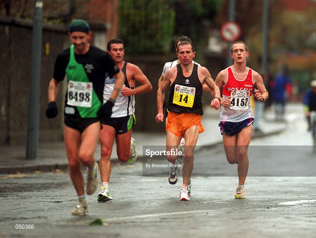 30 October 2000; Ireland's Jamie Parsons, right, and Paddy Mangan, second right, during the 2000 98FM Dublin City Marathon in Dublin. Photo by Brendan Moran/Sportsfile