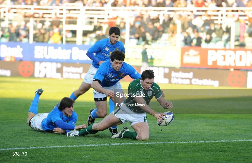 15 February 2009; David Wallace, Ireland, scores his side's third try against Italy. RBS Six Nations Championship, Italy v Ireland, Stadio Flaminio, Rome, Italy. Picture credit: Brendan Moran / SPORTSFILE