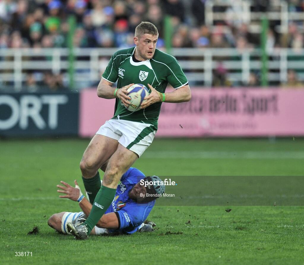 15 February 2009; Jamie Heaslip, Ireland, is tackled by Carlo Del Fava, Italy. RBS Six Nations Championship, Italy v Ireland, Stadio Flaminio, Rome, Italy. Picture credit: Brendan Moran / SPORTSFILE