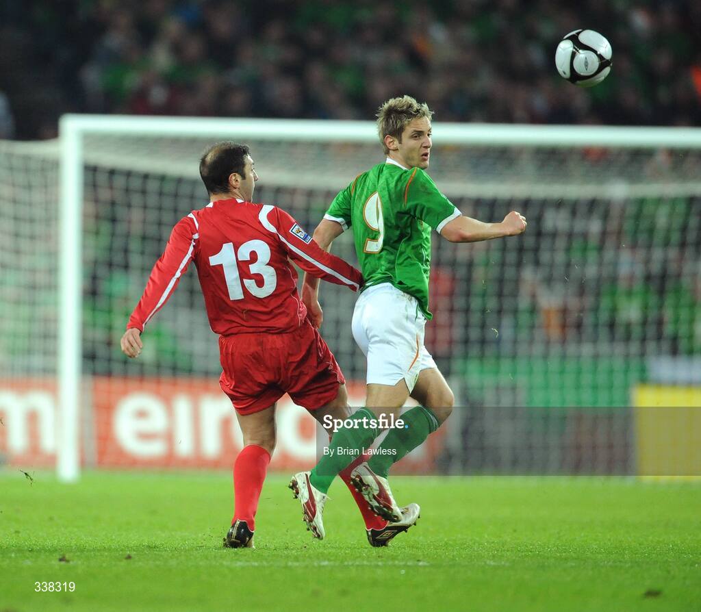 11 February 2009; Kevin Doyle, Republic of Ireland, in action against Zurab Khizanishvili, Georgia. 2010 FIFA World Cup Qualifier, Republic of Ireland v Georgia, Croke Park, Dublin. Picture credit: Brian Lawless / SPORTSFILE