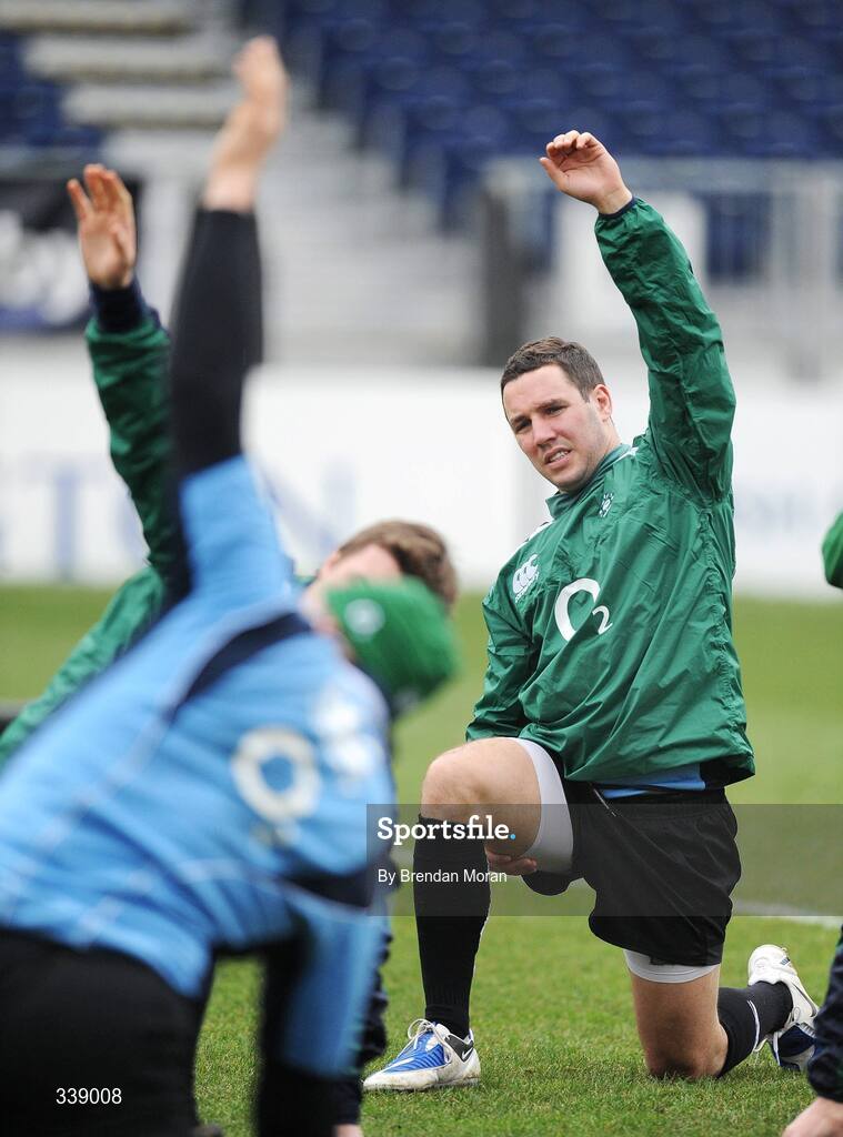 24 February 2009; Centre Paddy Wallace in action during Ireland rugby squad training ahead of their RBS Six Nations game against England on Saturday. RDS, Dublin. Picture credit: Brendan Moran / SPORTSFILE